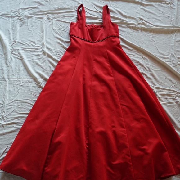 Fire Red Prom/Formal Strappy dress. - Picture 5 of 7